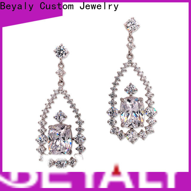 fashion white gold and diamond stud earrings design Suppliers for exhibition