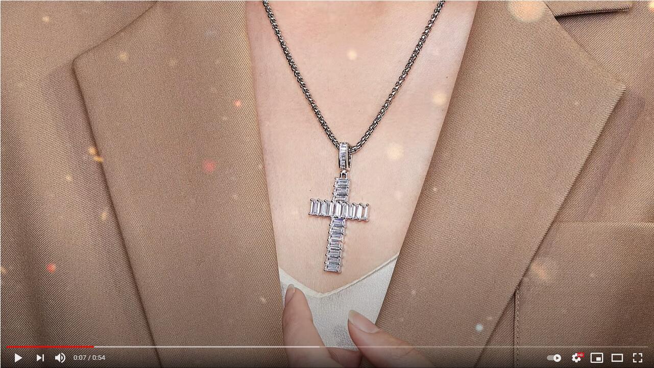 Beyaly Jewelry | Clear shiny cross pendant necklace