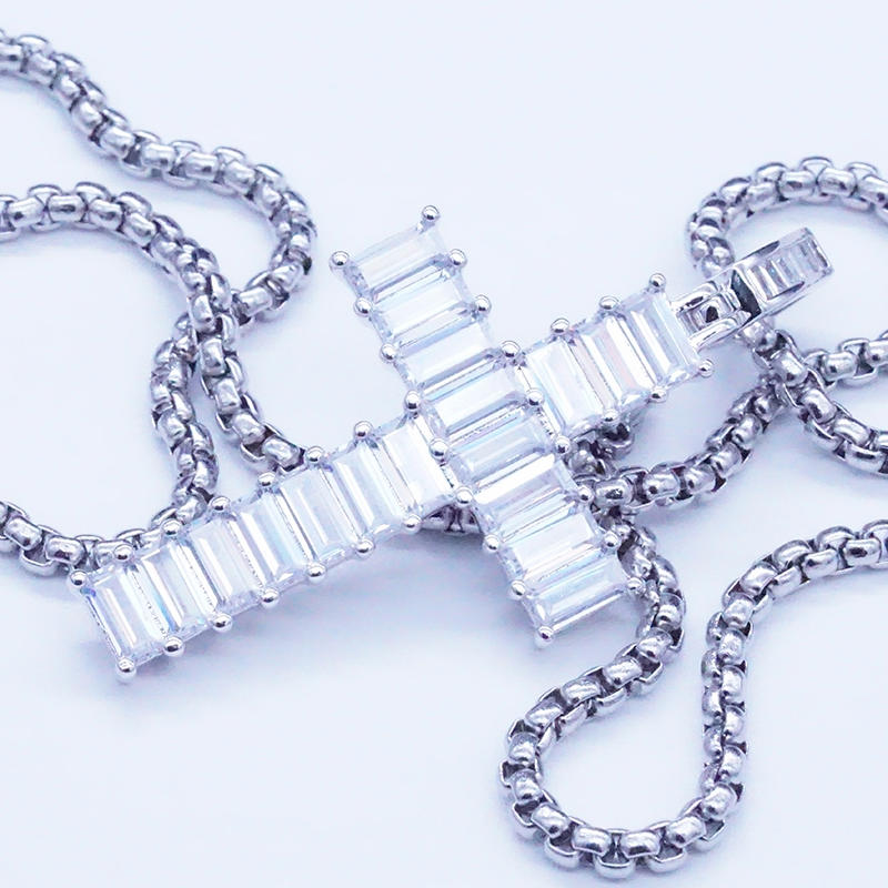 product-BEYALY-Clear shiny ice out cross pendant-img-2