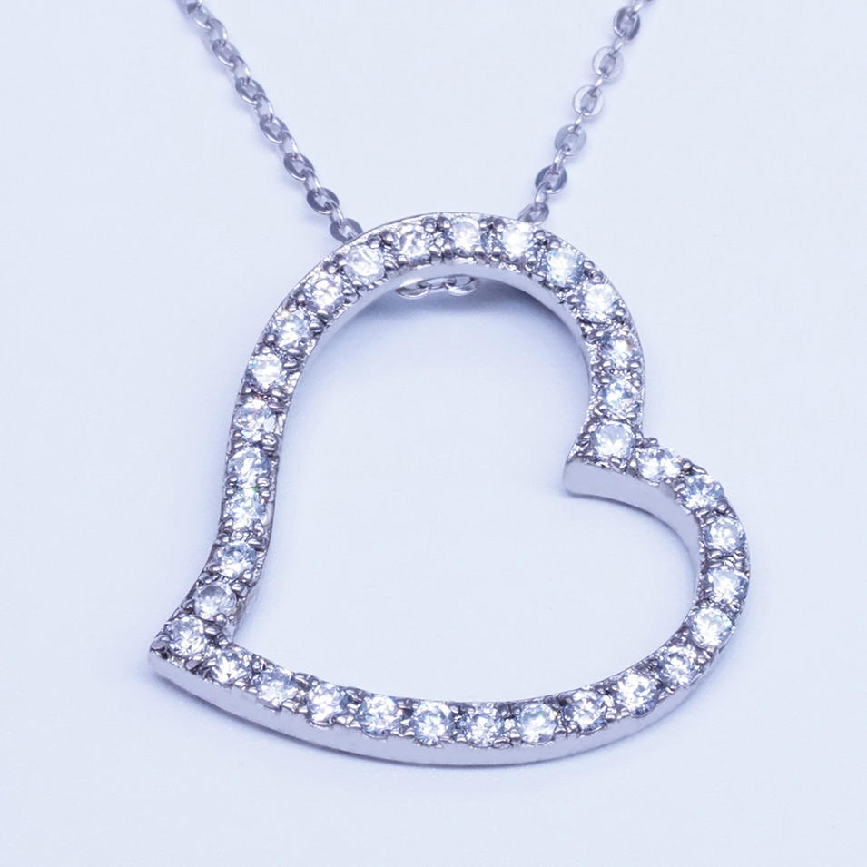 Simple And Beautiful Full Pave Zircon Heart Shape Pendant Clavicle Necklace