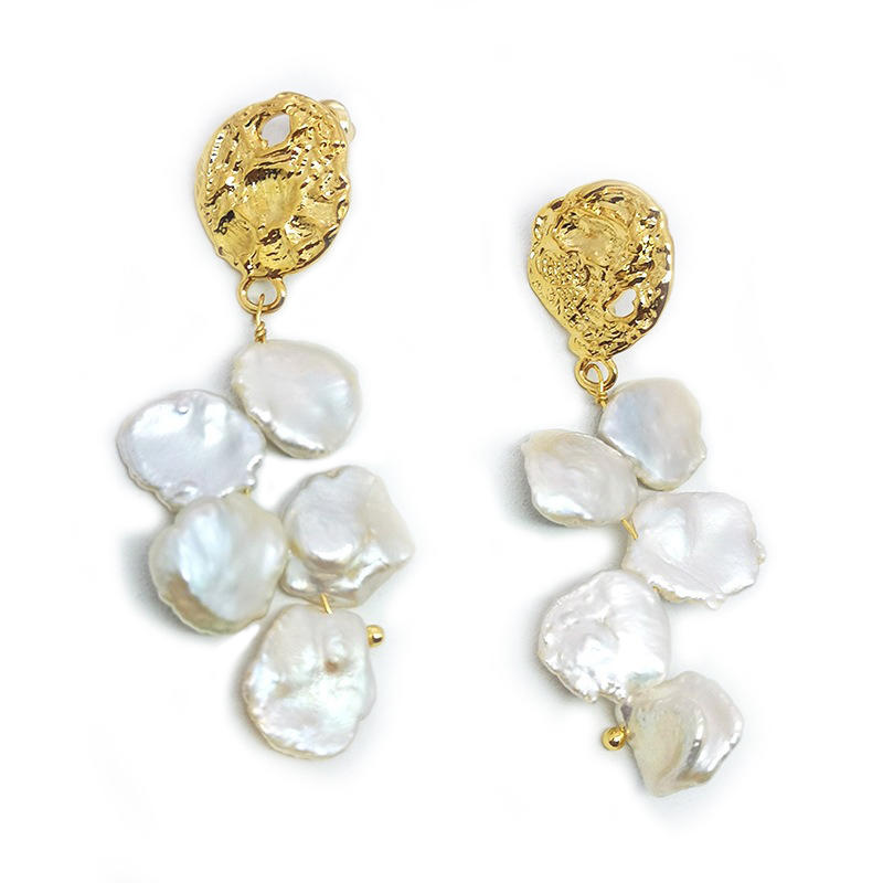 product-BEYALY-wholesale Irregular Gold Plated Stud Earrings Natural freshwater baroque pearl flower-2