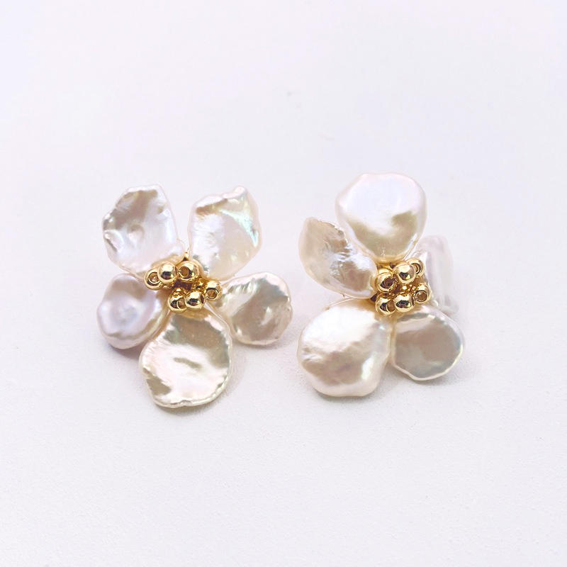 product-BEYALY-Irregular Gold Plated baroque pearl flower shape Stud Earrings-img-2